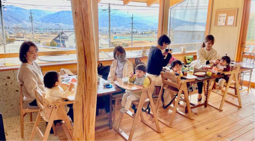 おもちゃカフェ - マツモトサトヤマドアーズ | 泊まれるおもちゃ館